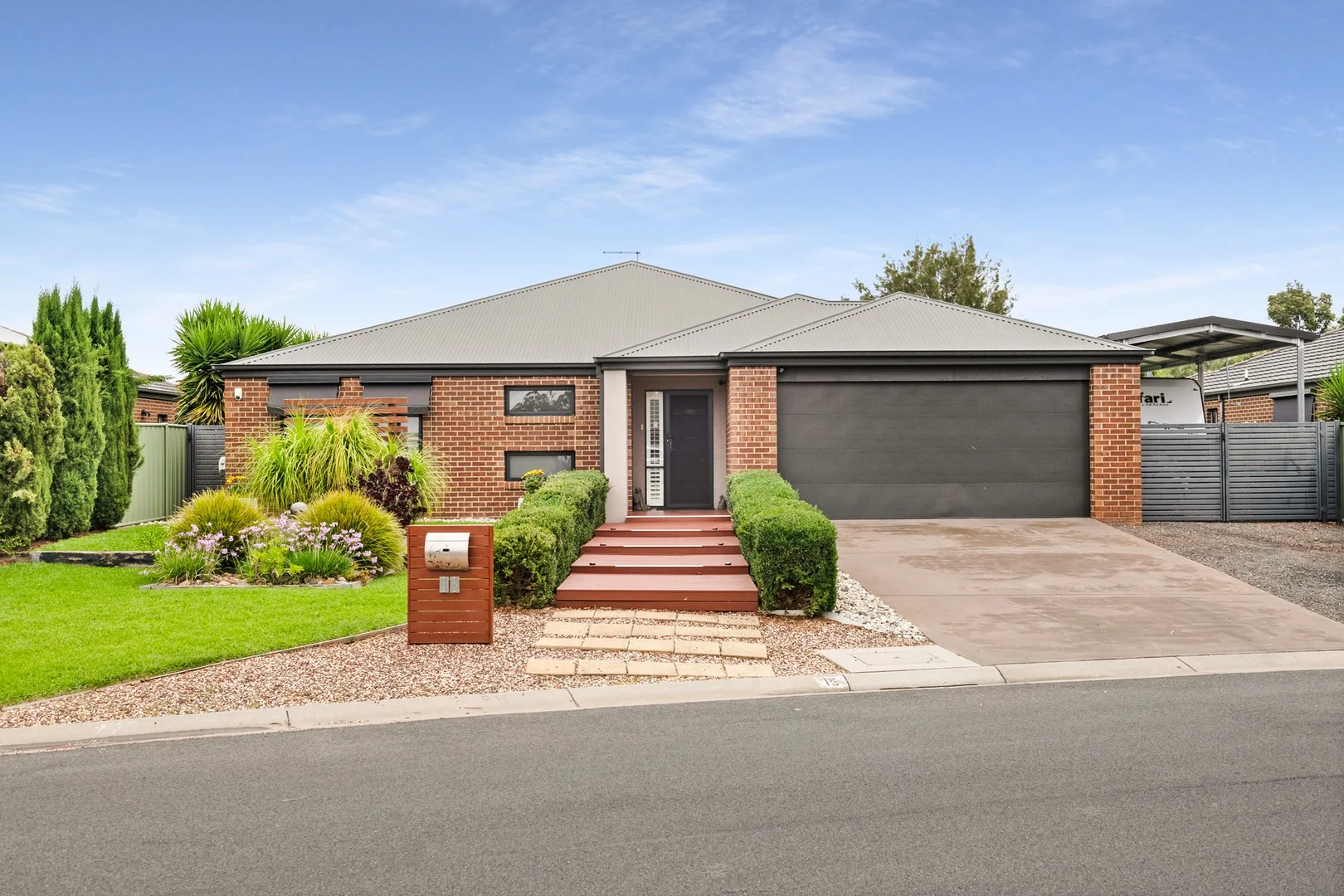 15 Greenfield Drive, Epsom VIC 3551