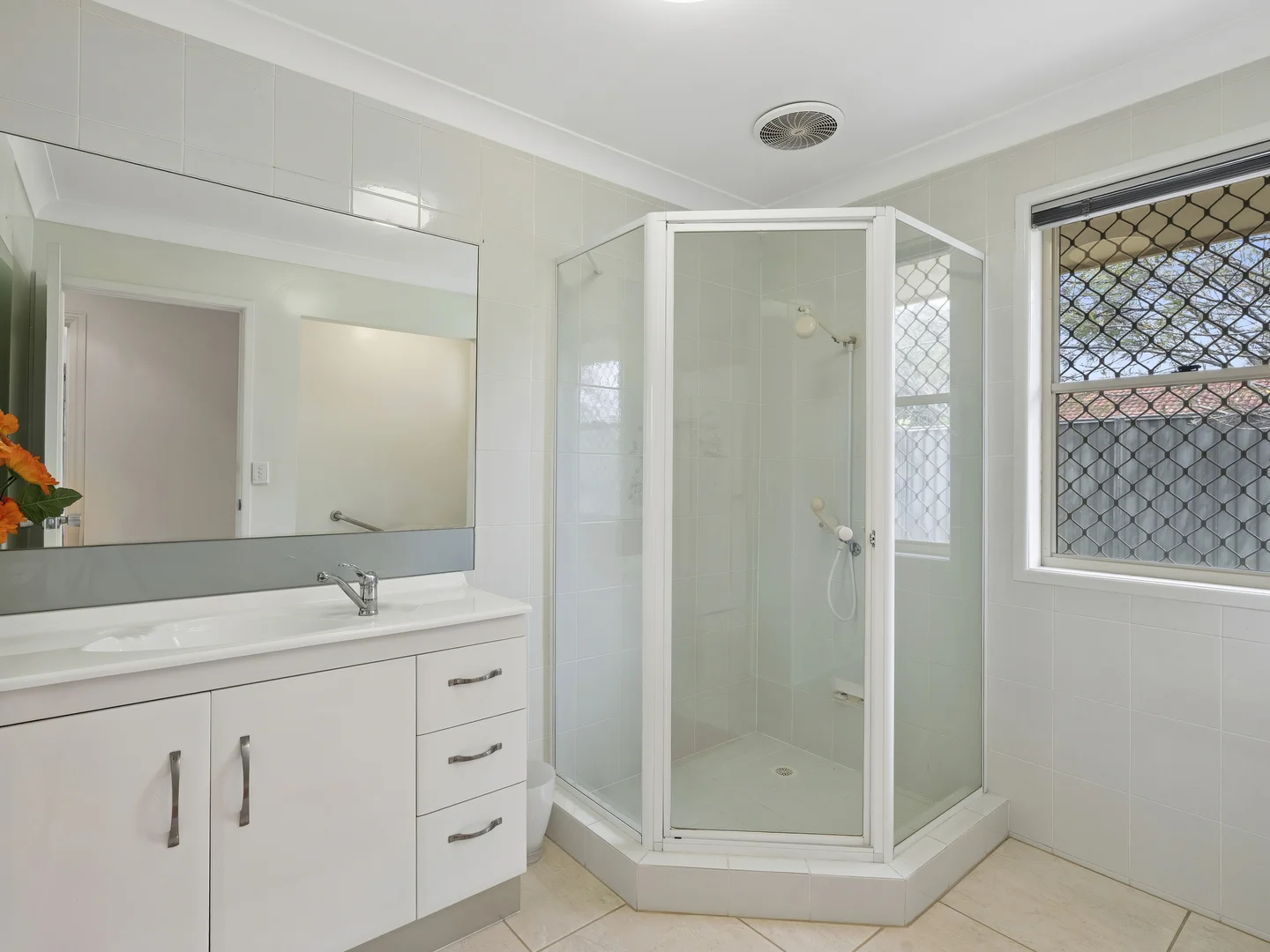 Additional image 21 of 8 Kinloch Avenue, Benowa Waters QLD 4217