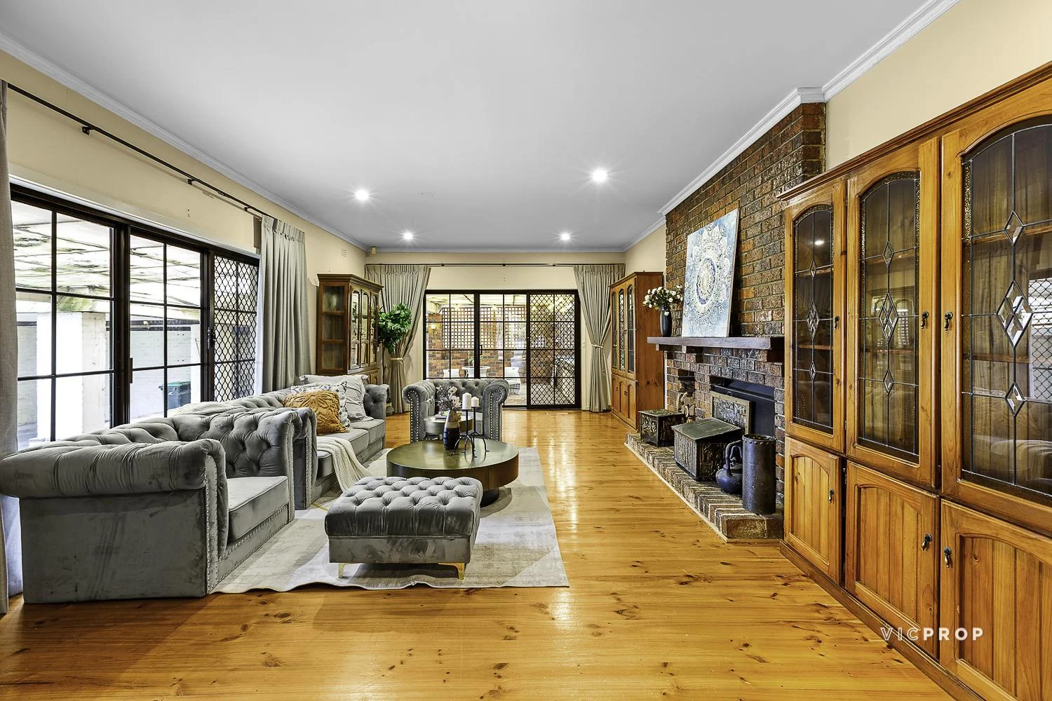 2 Silverdale Court, Doncaster East VIC 3109