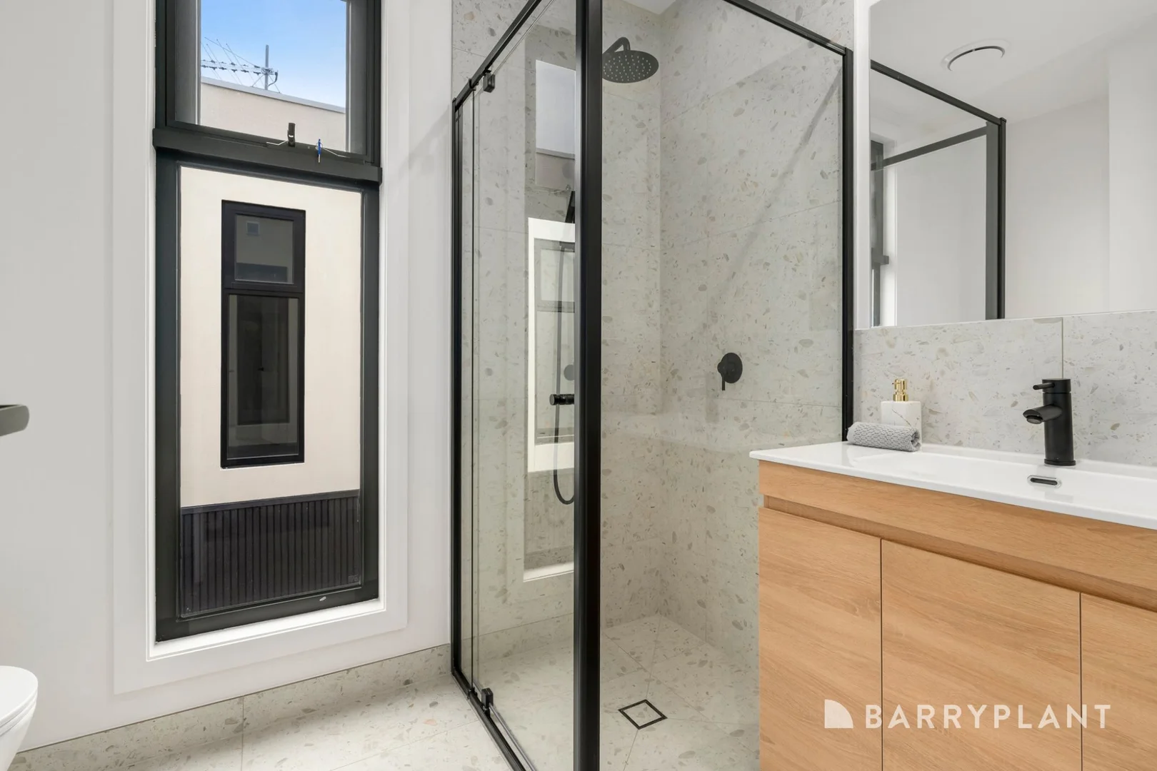 Additional image 9 of 3/230 Hull Road, Mooroolbark VIC 3138