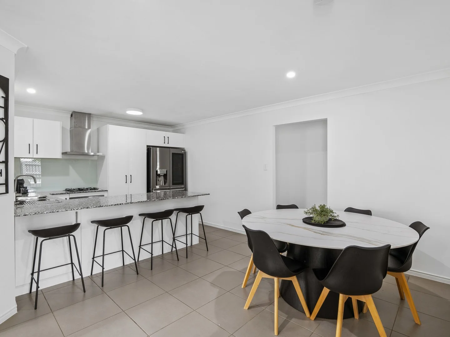 13 Breezeway Drive, Bahrs Scrub QLD 4207 photo 5