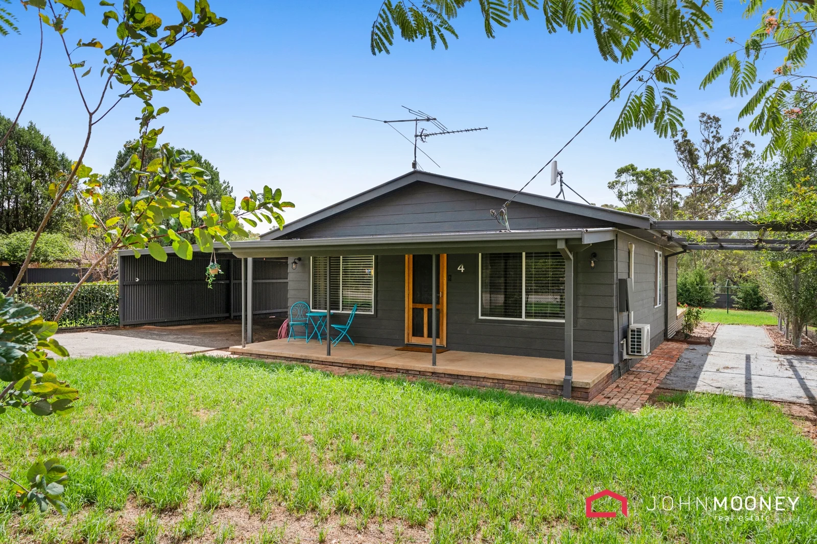 4 Centenary Drive, Marrar NSW 2652