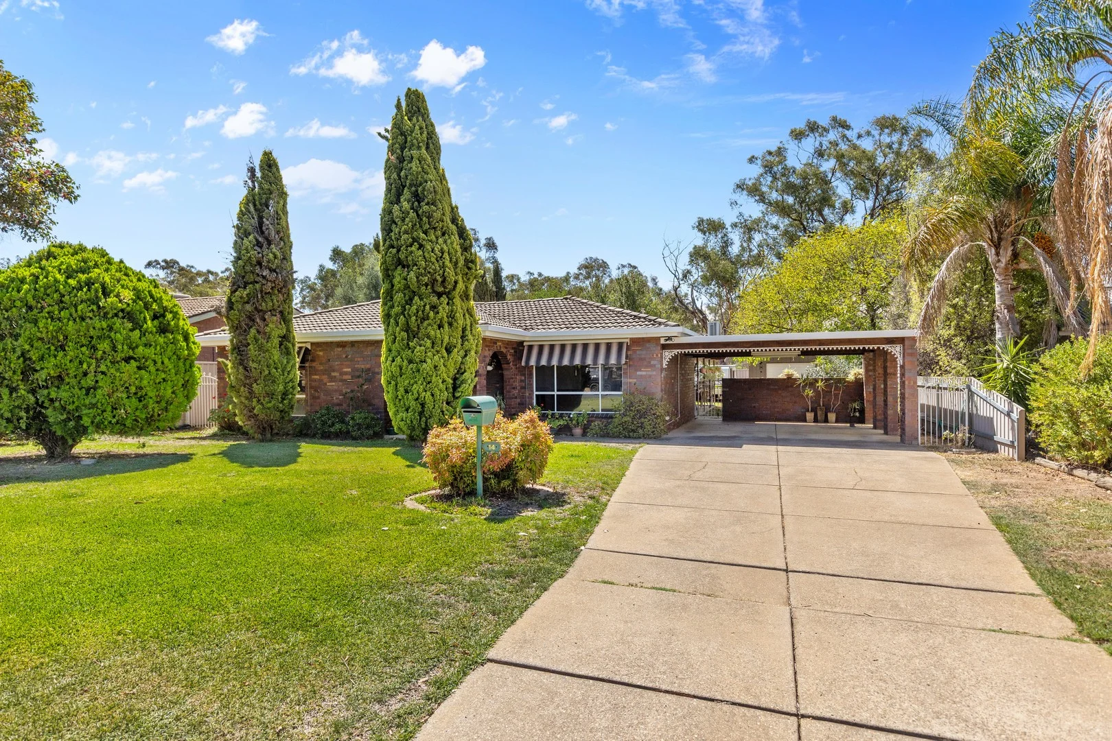 14 Bandera Avenue, Glenfield Park NSW 2650