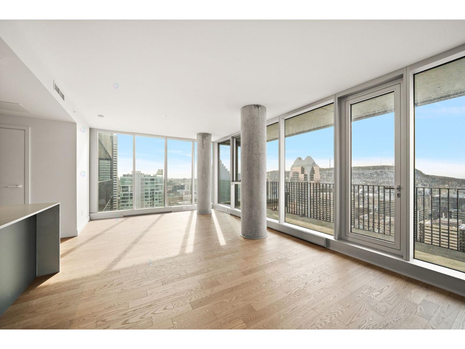 1205 Place Phillips