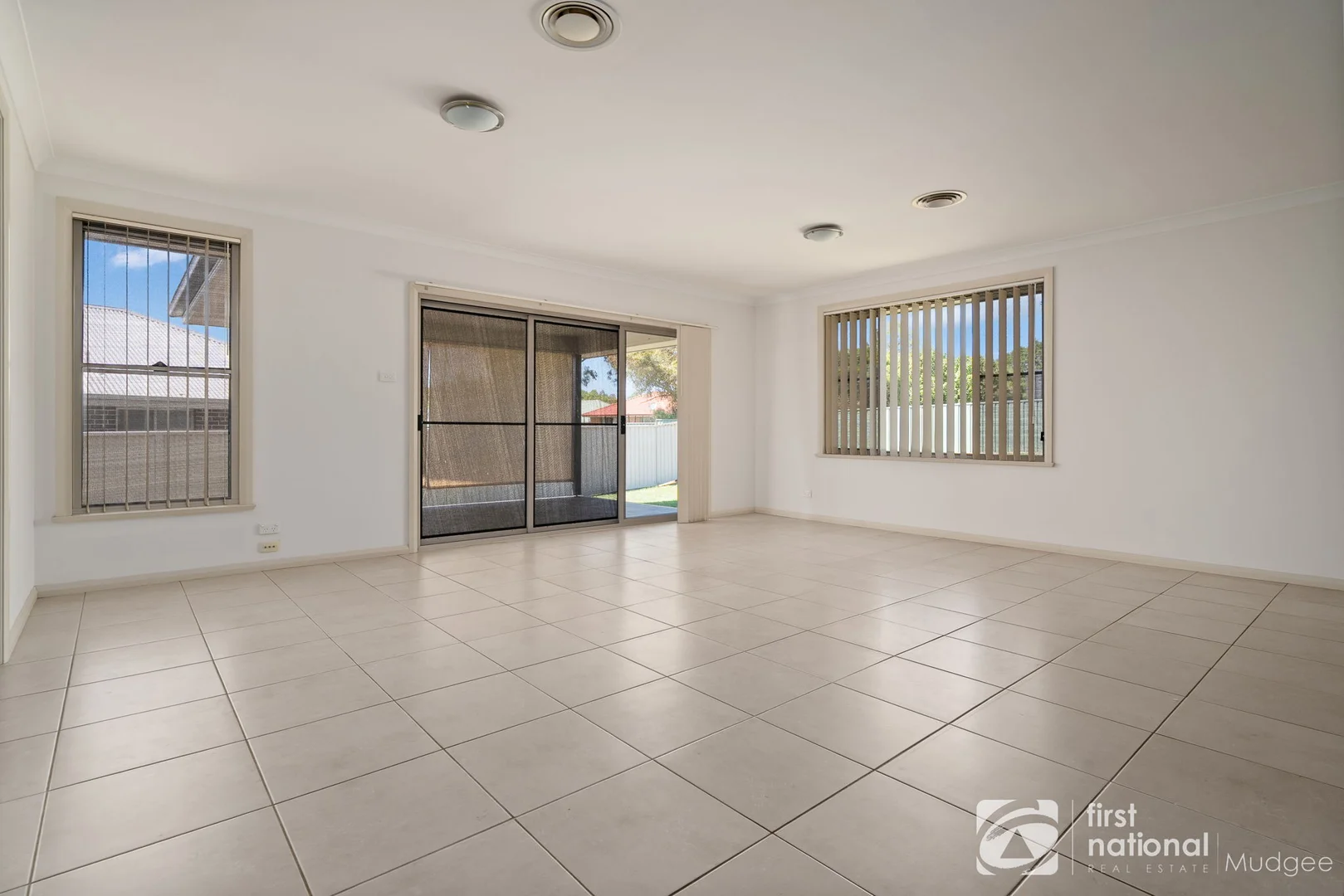 10 Hennessy Place, Mudgee NSW 2850 photo 5