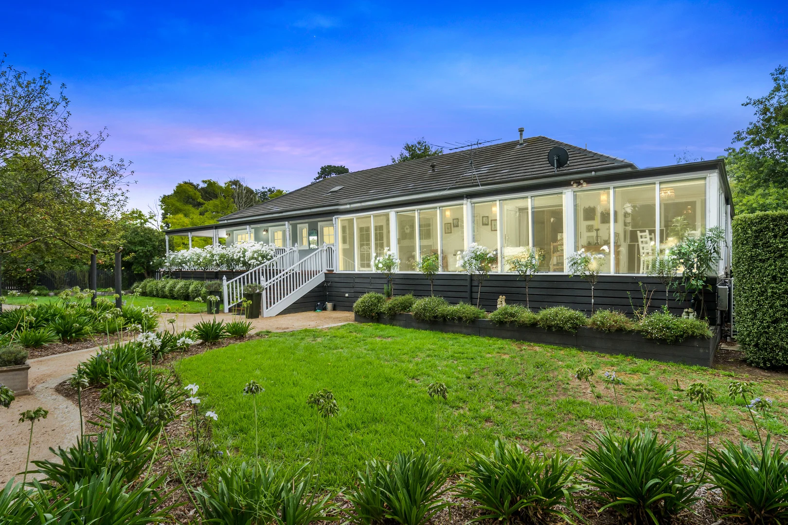 44 Melbourne Road, Gisborne VIC 3437 photo 2