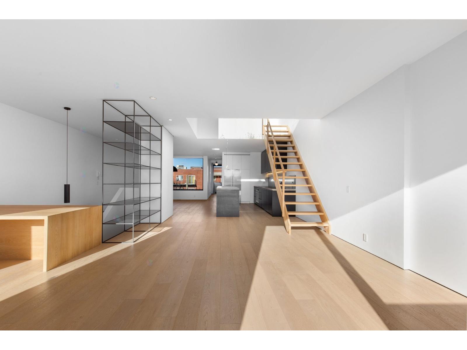 4729 Av. Palm