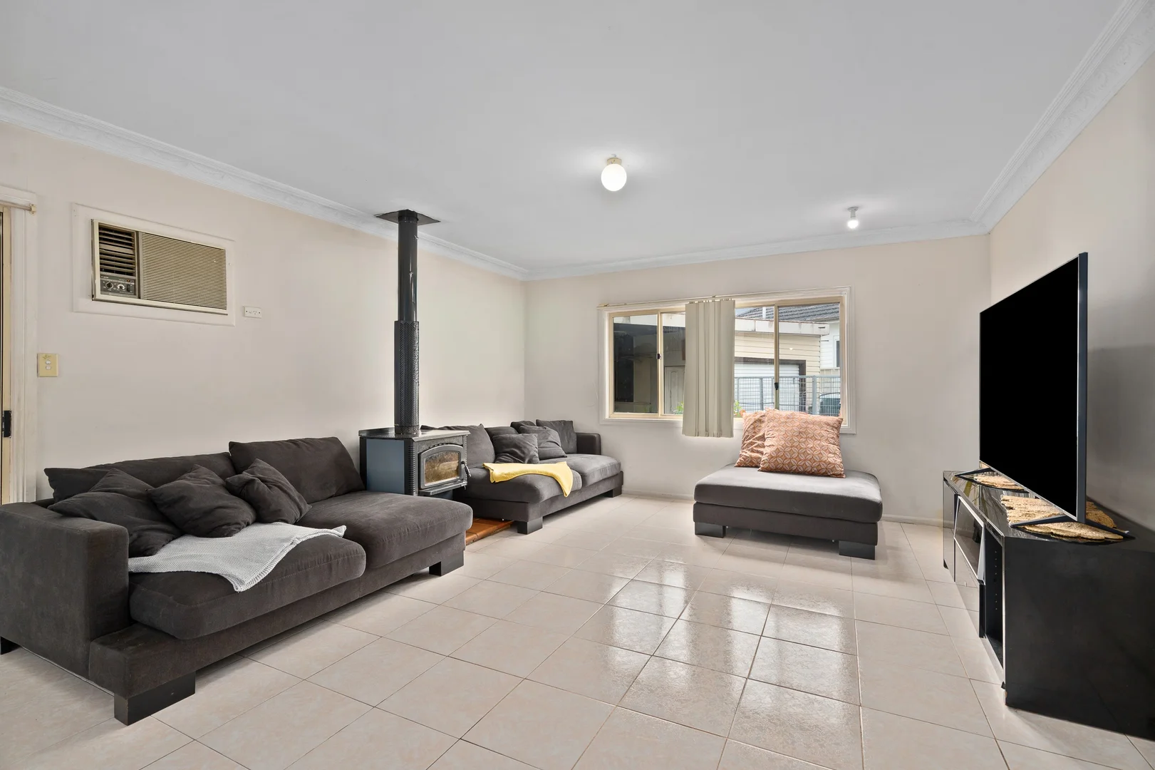 3 Slender Avenue, Smithfield NSW 2164 photo 3