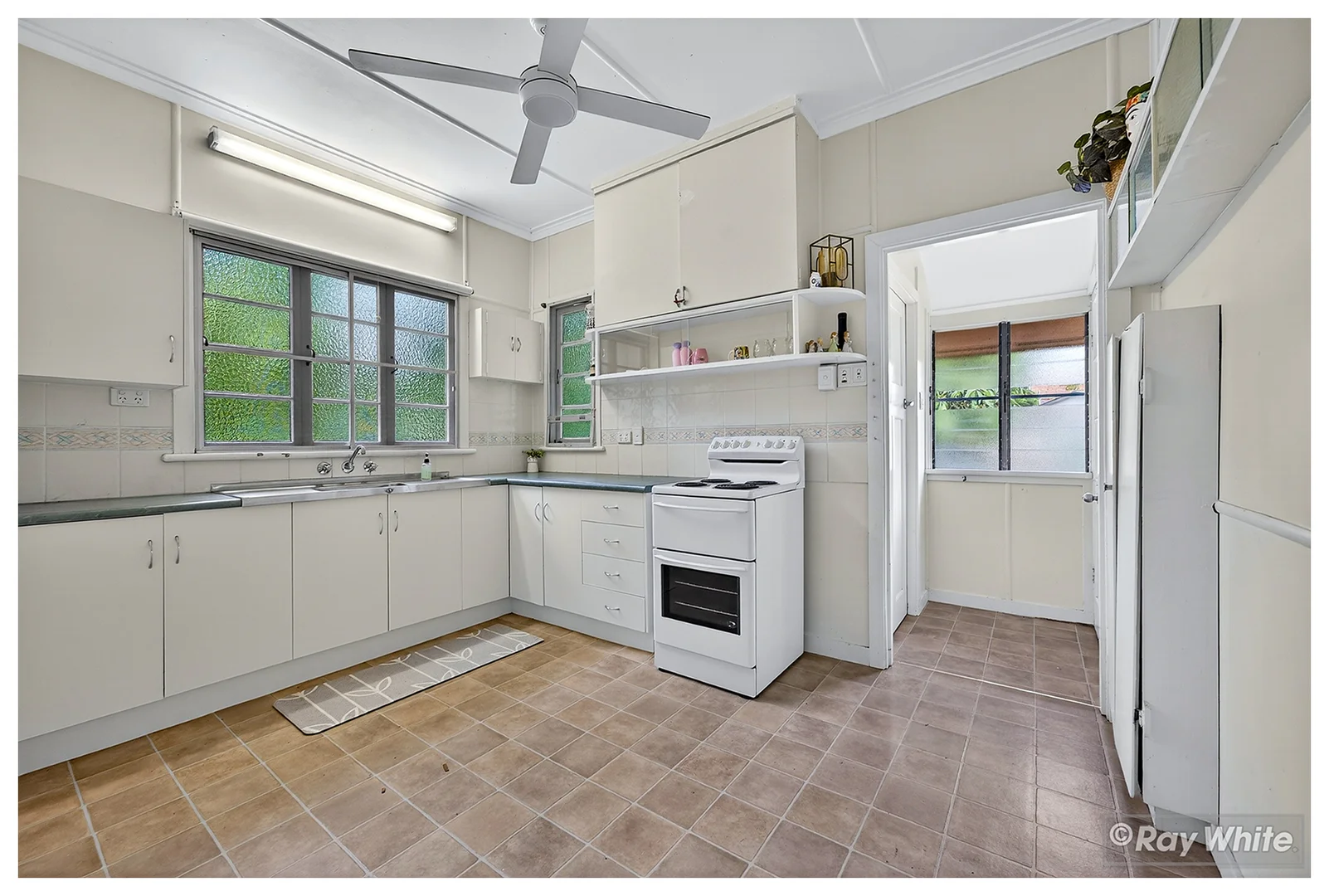 271 Denham Street Extended, The Range QLD 4700 photo 4
