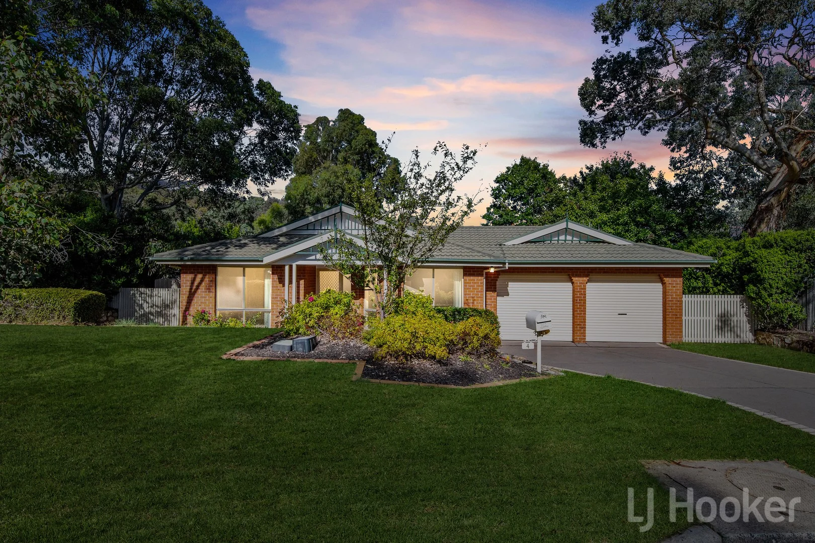 4 Frangipani Place, Jerrabomberra NSW 2619