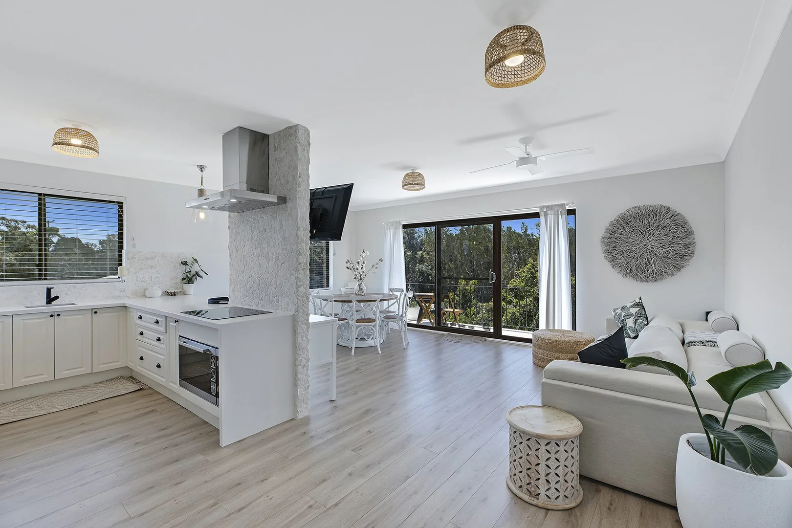 Additional image 2 of 1/6 Lynch Crescent, The Entrance North NSW 2261