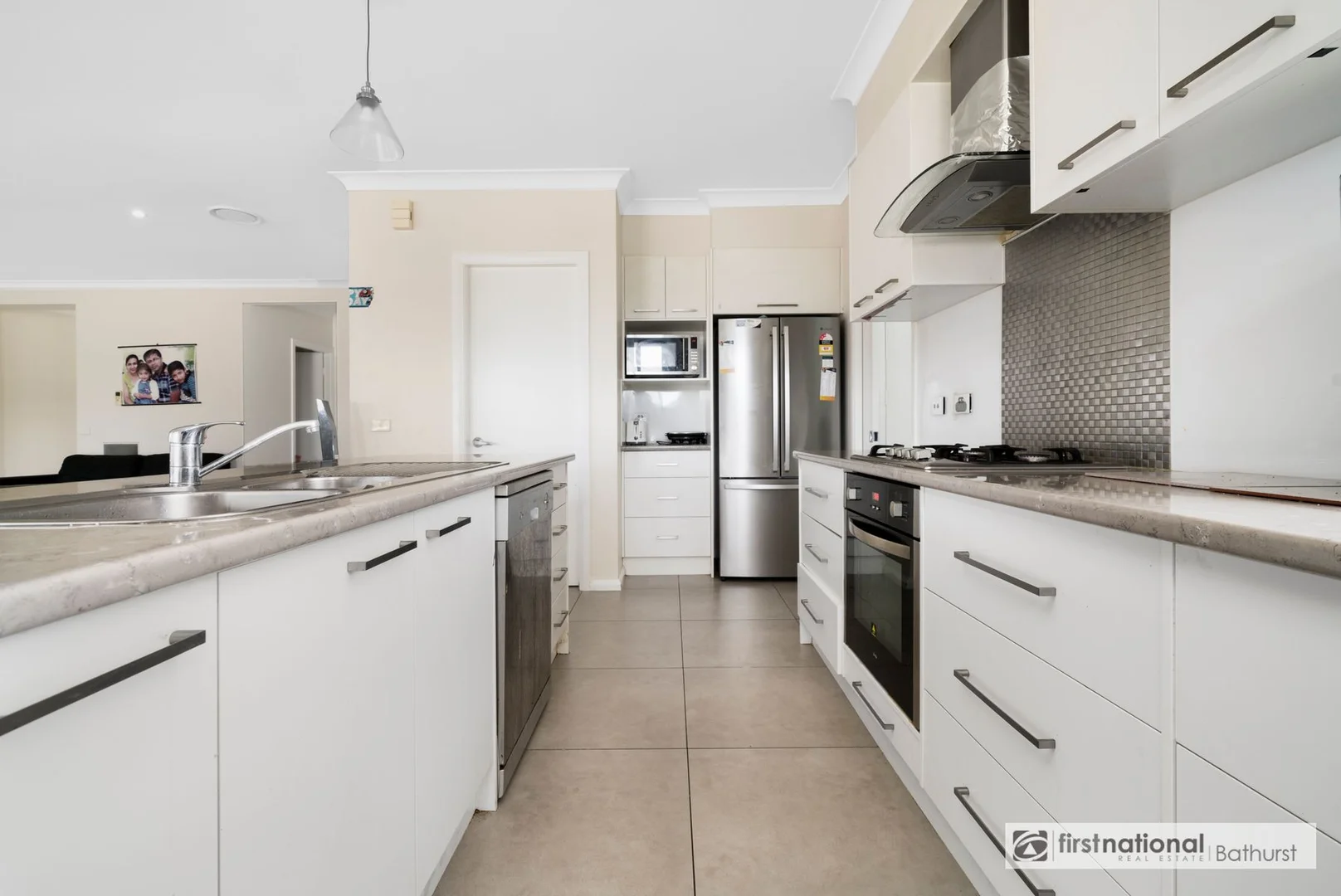 7 Billabong Close, Kelso NSW 2795 photo 2