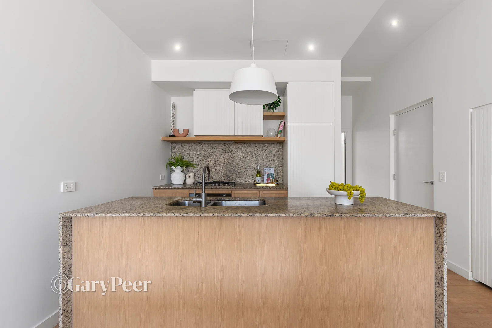Additional image 4 of 64A Kambrook Road, Caulfield North VIC 3161