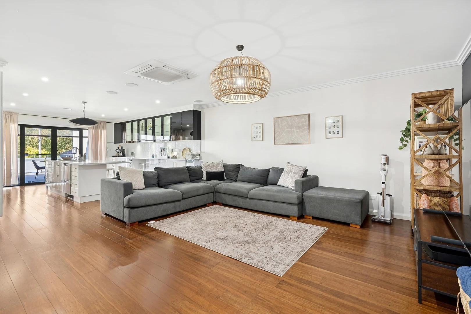 80 Pine Avenue, Leeton NSW 2705
