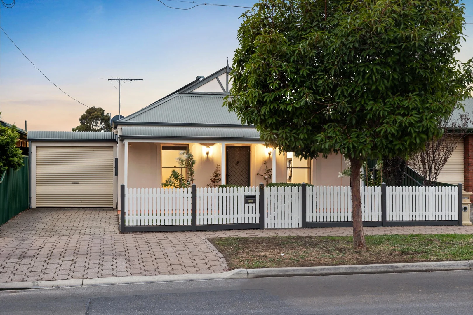 10 Balmoral Street, Hillcrest SA 5086