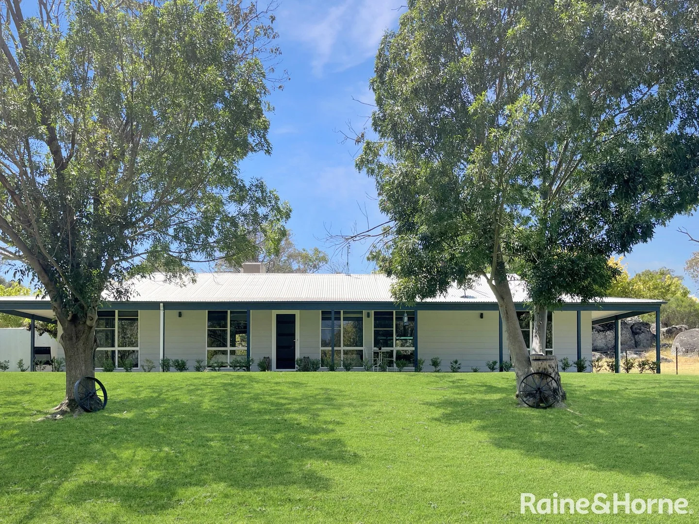 210 Belmore Rd, Young NSW 2594
