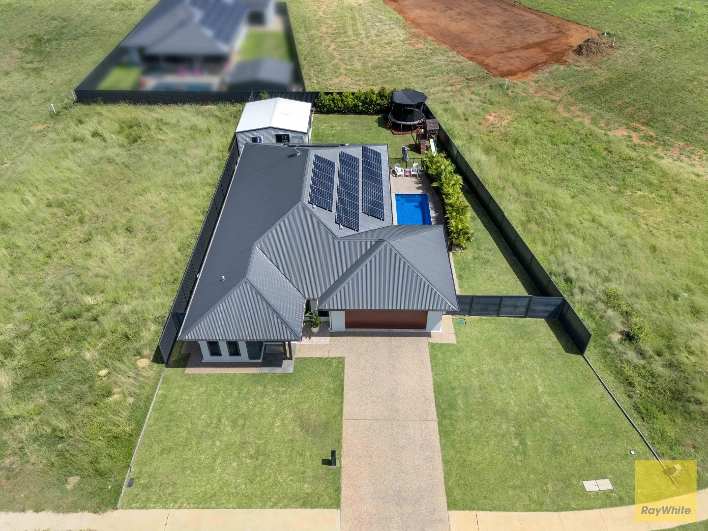Additional image 2 of 28 Longford Street, Emerald QLD 4720