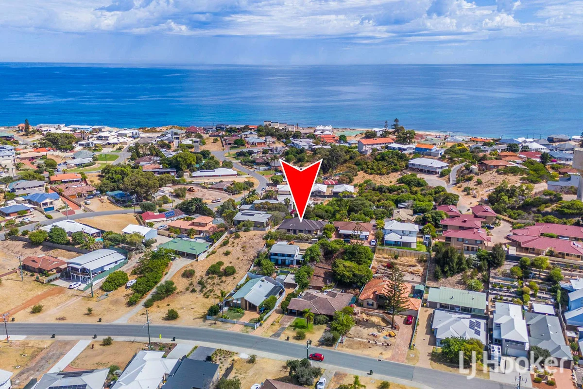 7 Allan Place, Halls Head WA 6210