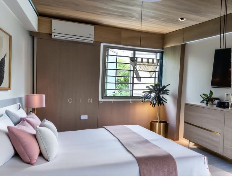 67 Marine Drive photo 3