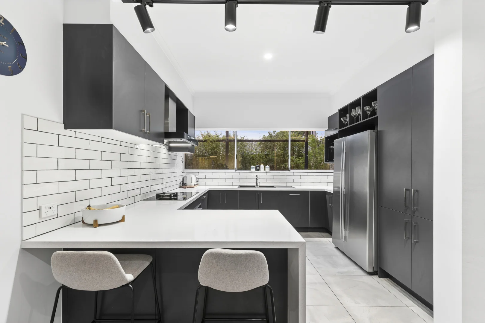 11 Pickett Crescent, Belmont VIC 3216 photo 5