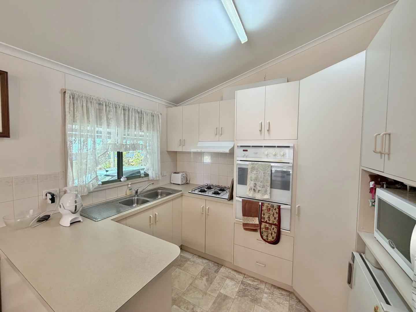24 Oasis Drive, Cobram VIC 3644 photo 2