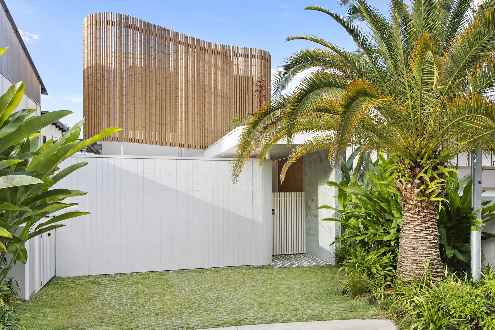 11 Hill Avenue, Burleigh Heads QLD 4220