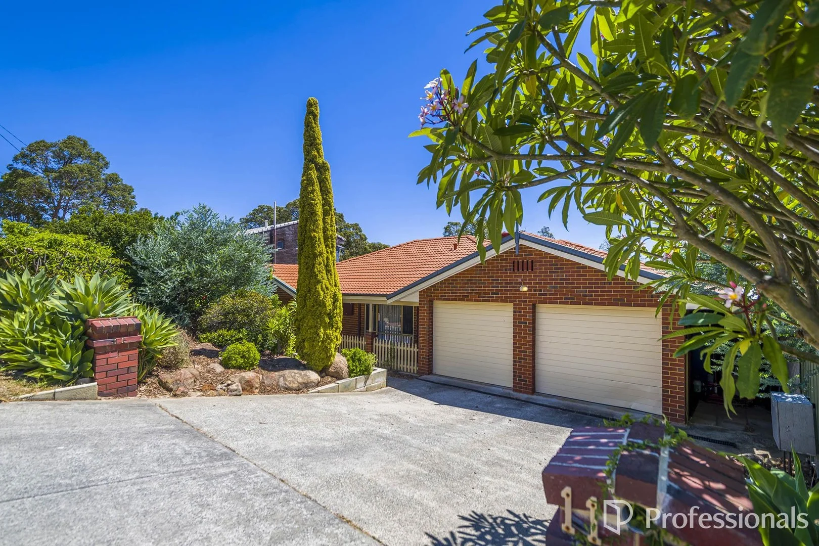 11 Harrison Road, Mount Richon WA 6112