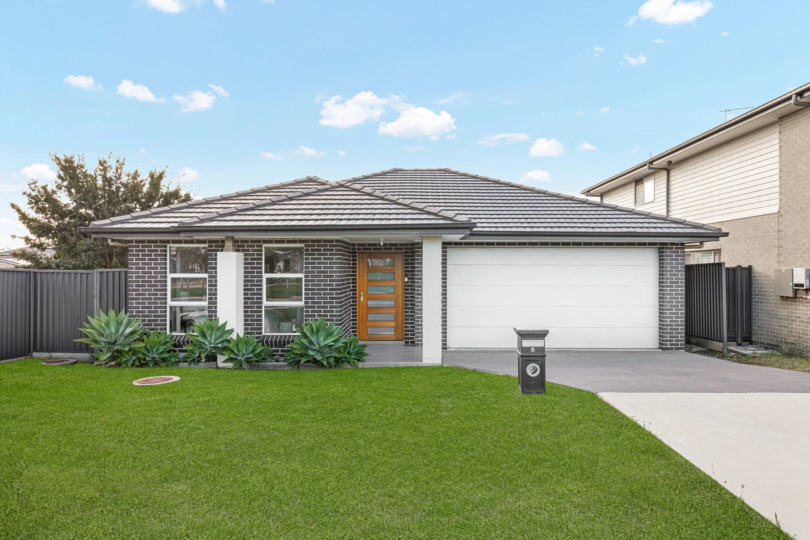 8 Wiregrass Avenue, Denham Court NSW 2565