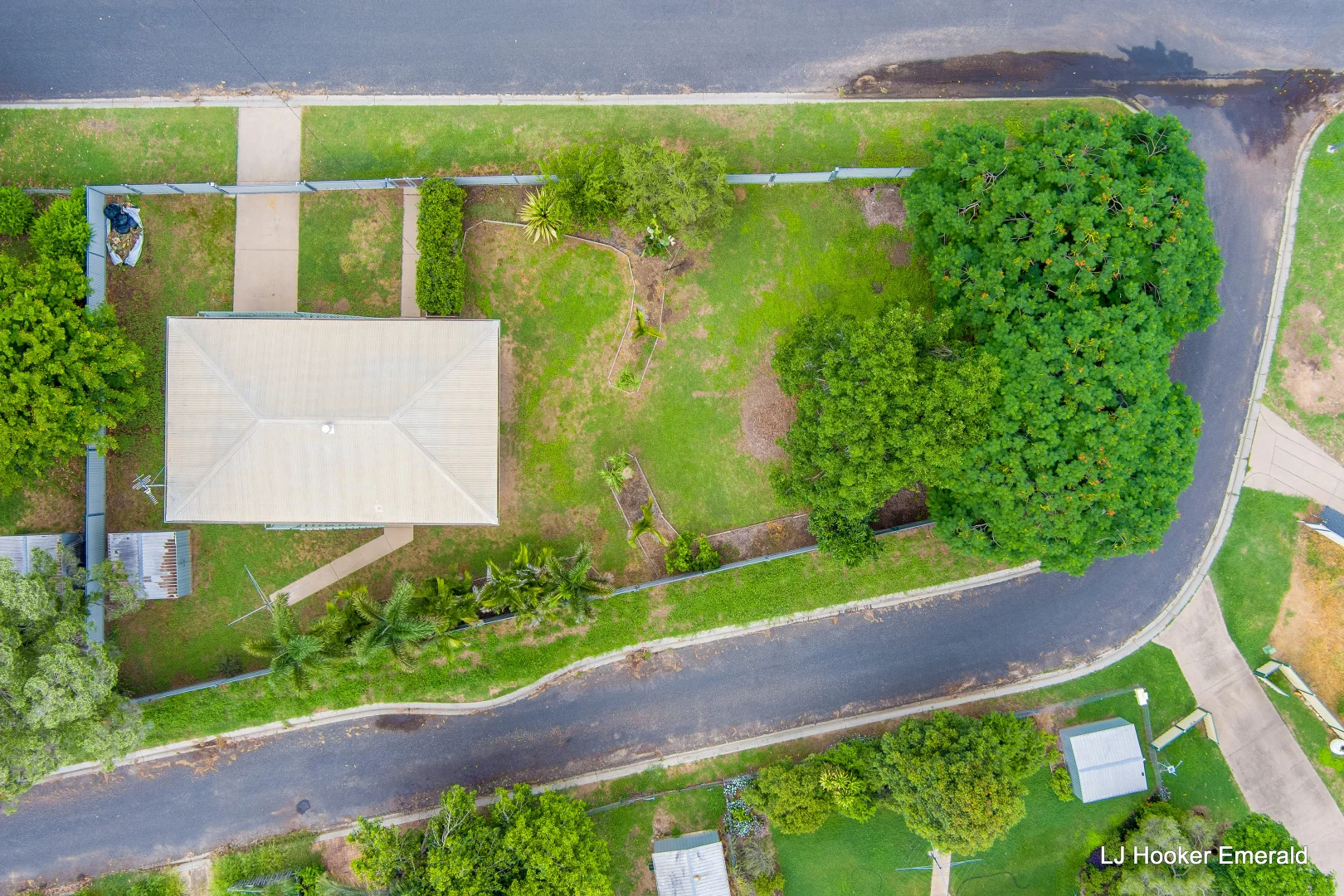 32 Lorraway Street, Emerald QLD 4720 photo 3