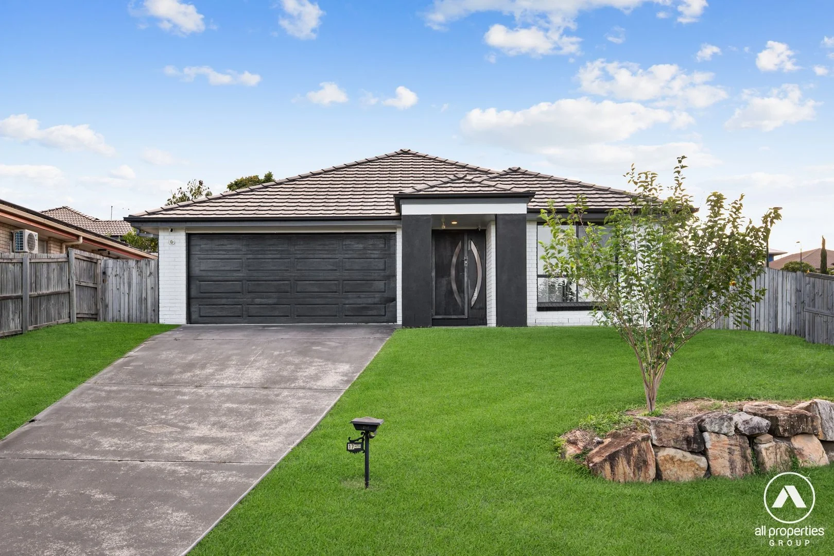 17 Marigold Avenue, Regents Park QLD 4118