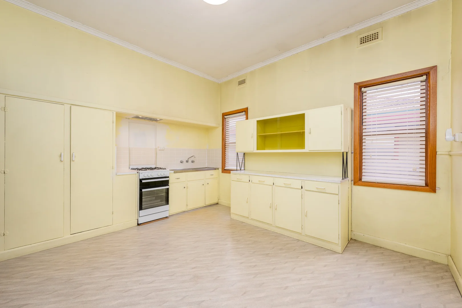 43 Isabella Street, Shepparton VIC 3630 photo 4