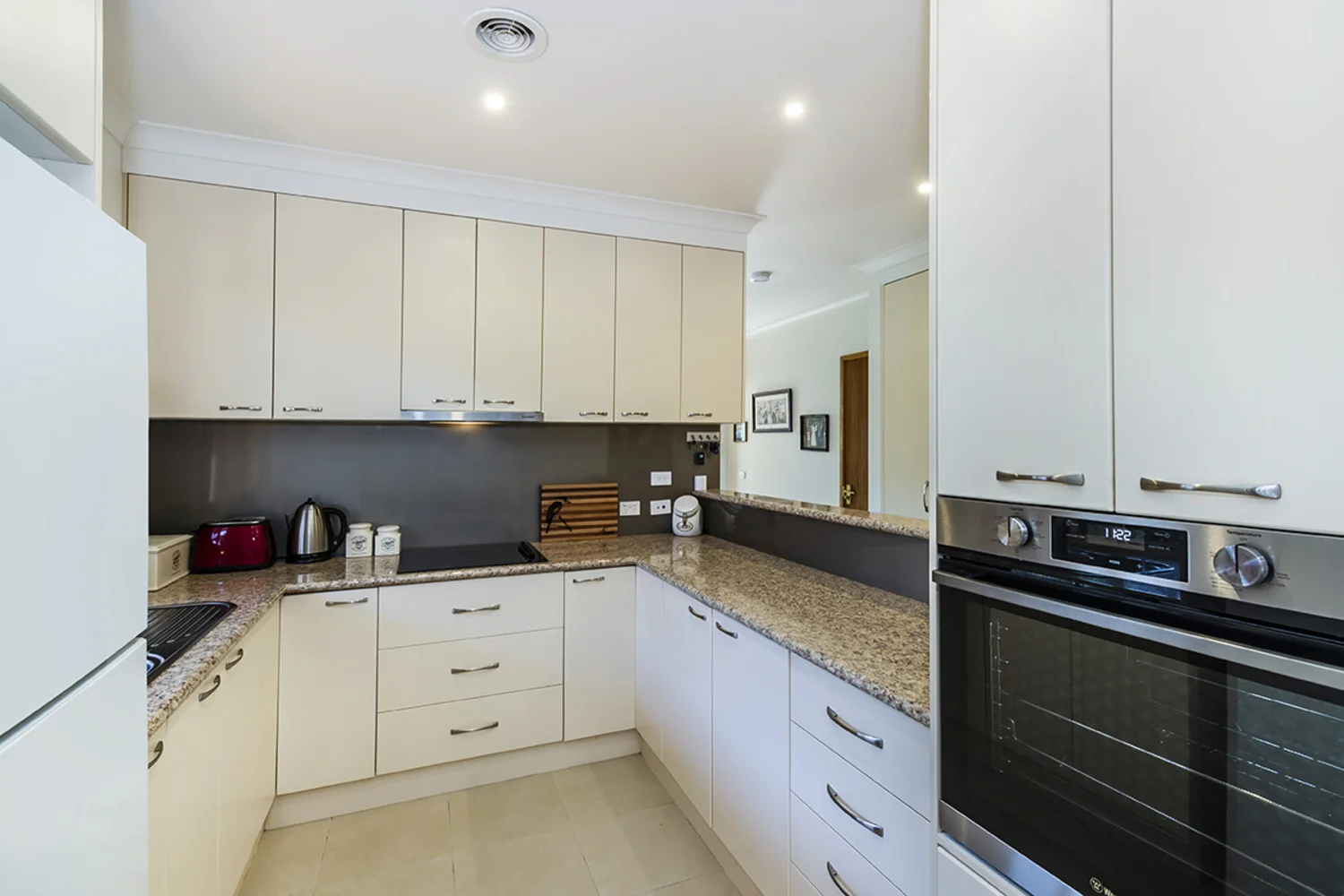 Additional image 5 of 1/3 Roberts Street, Hamilton VIC 3300