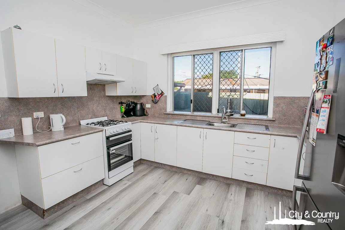 32 Isabel Street, Mount Isa QLD 4825 photo 3