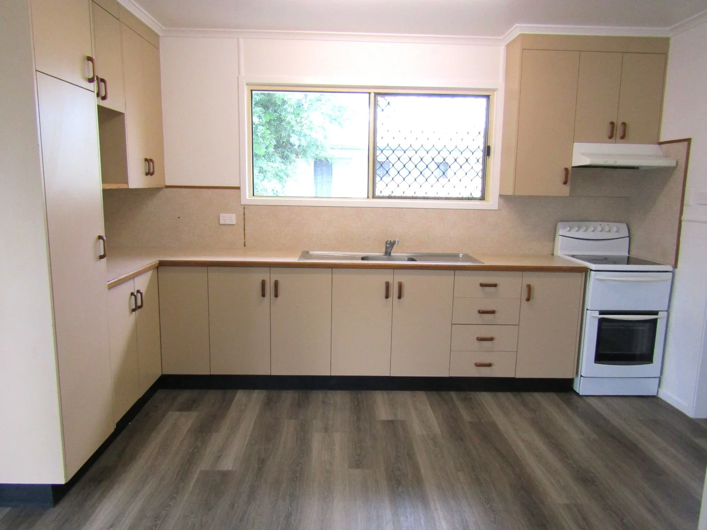 Additional image 3 of 9 Fay Street, Blackwater QLD 4717