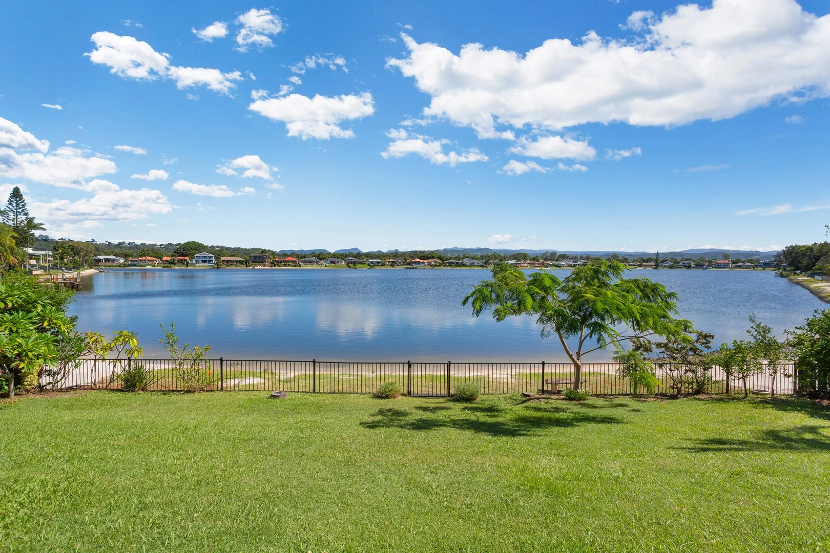 26 Auk Avenue, Burleigh Waters QLD 4220