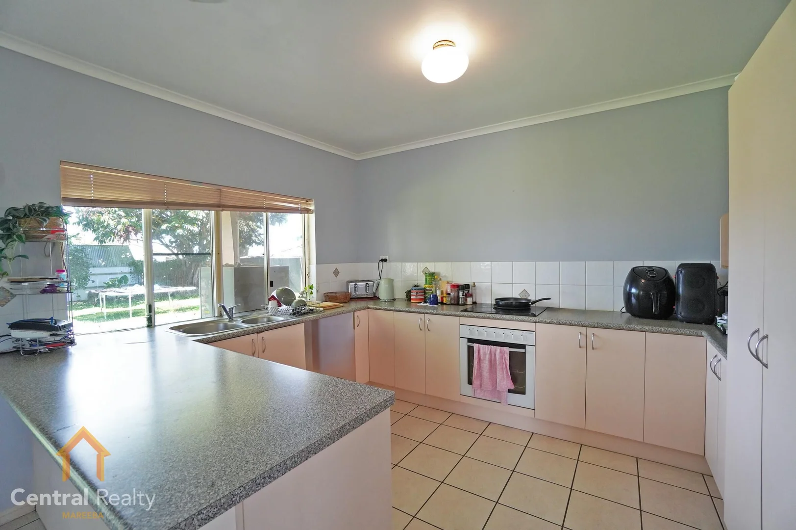 14 Mountain View Close, Mareeba QLD 4880 photo 2