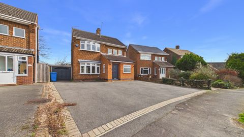 Cadgwith Drive, Derby, Derbyshire DE22
