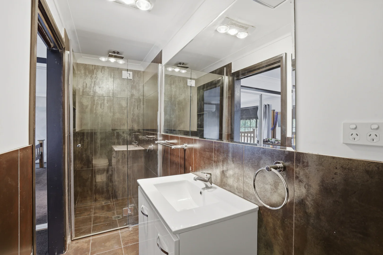 Additional image 8 of 27 Hanover Road, Cameron Park NSW 2285
