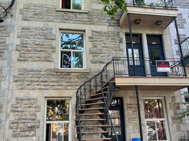 4662 Rue Clark