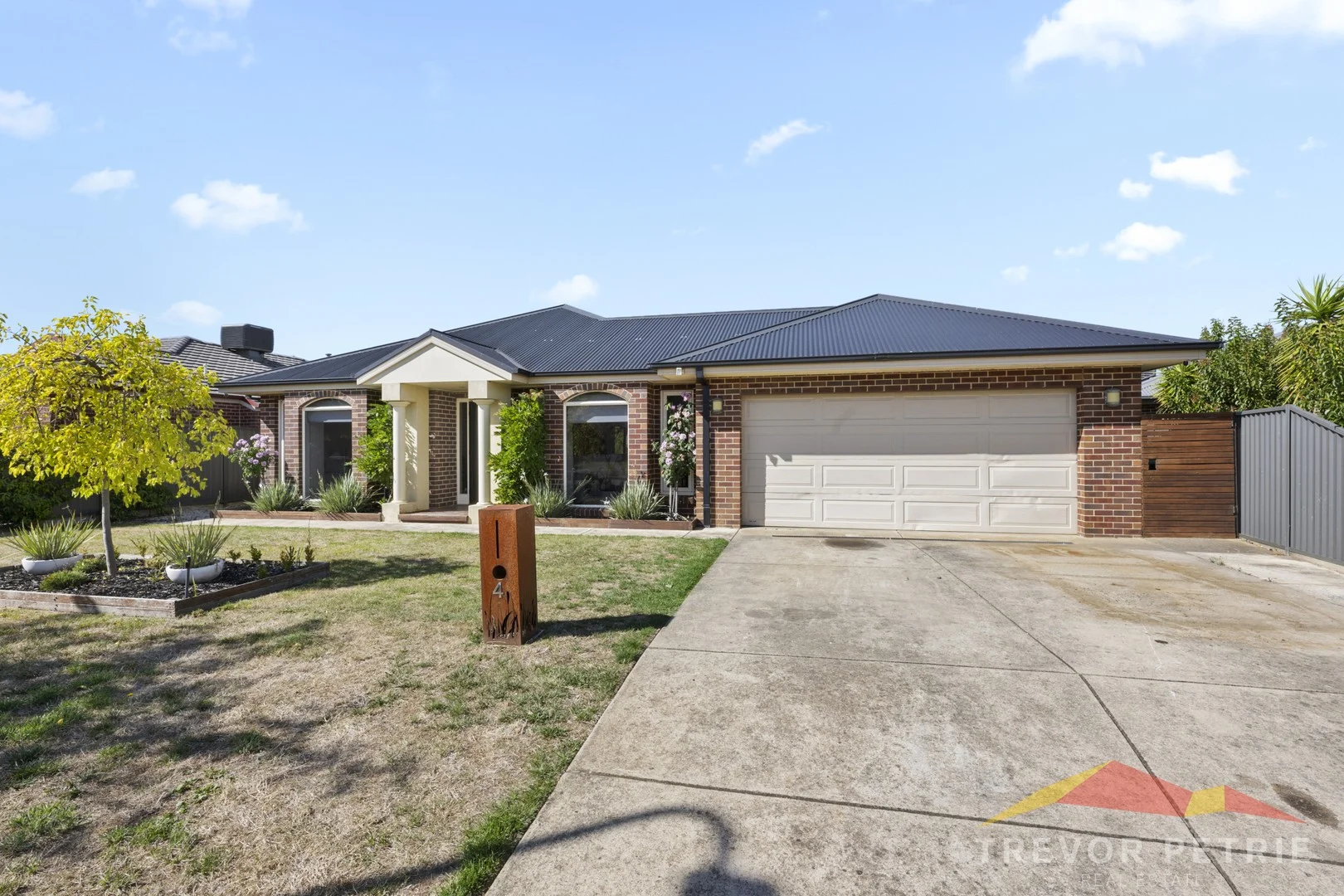 4 Suffolk Court, Alfredton VIC 3350