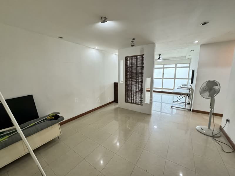 297 Punggol Central photo 3
