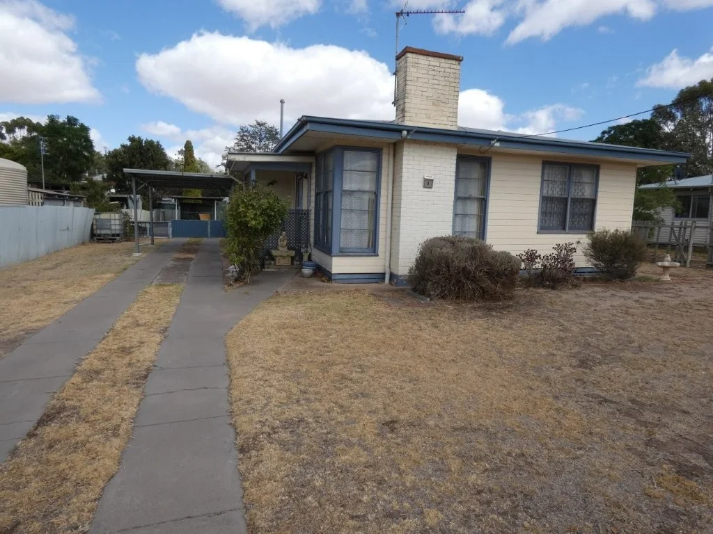 8 Clifford St, Warracknabeal VIC 3393 photo 3