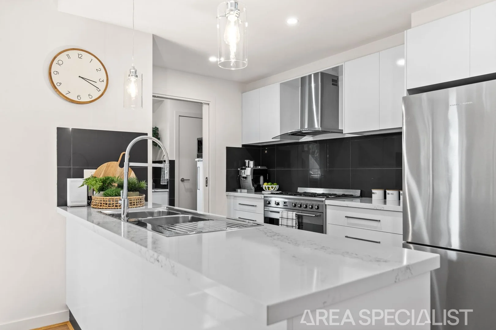 Additional image 4 of 4/12 Lucerne Avenue, Mornington VIC 3931