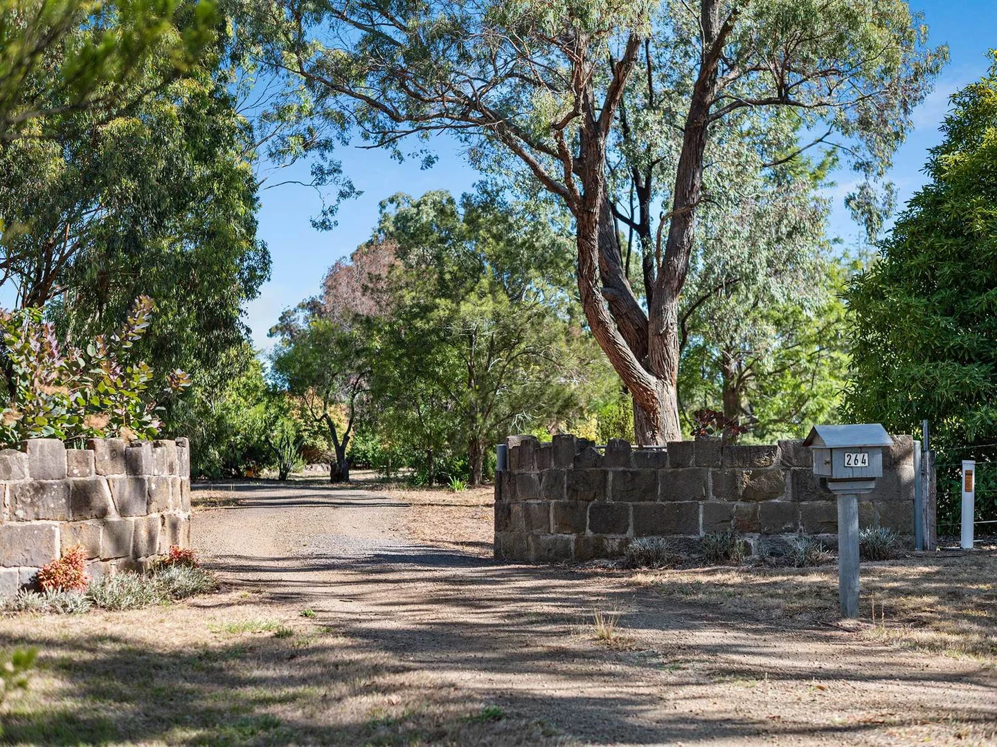 Additional image 4 of 252 - 264 Ballarat Road, Hamilton VIC 3300