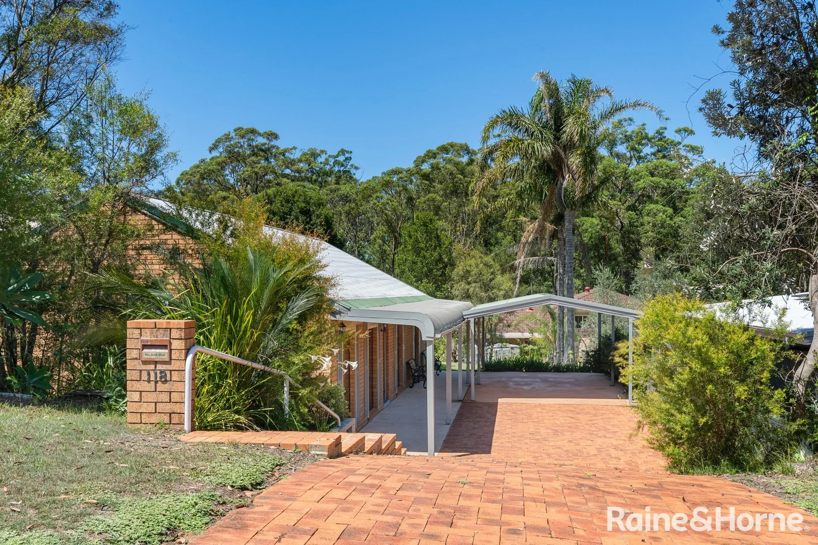 118 Leo Drive, Narrawallee NSW 2539