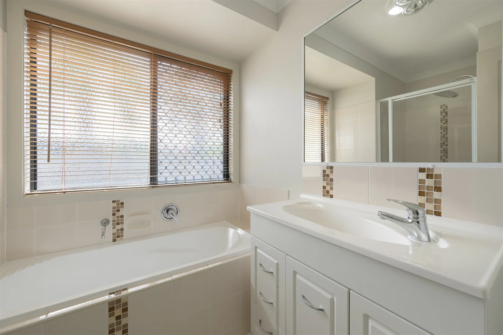 Additional image 8 of 11 Jooloo Court, Kin Kora QLD 4680