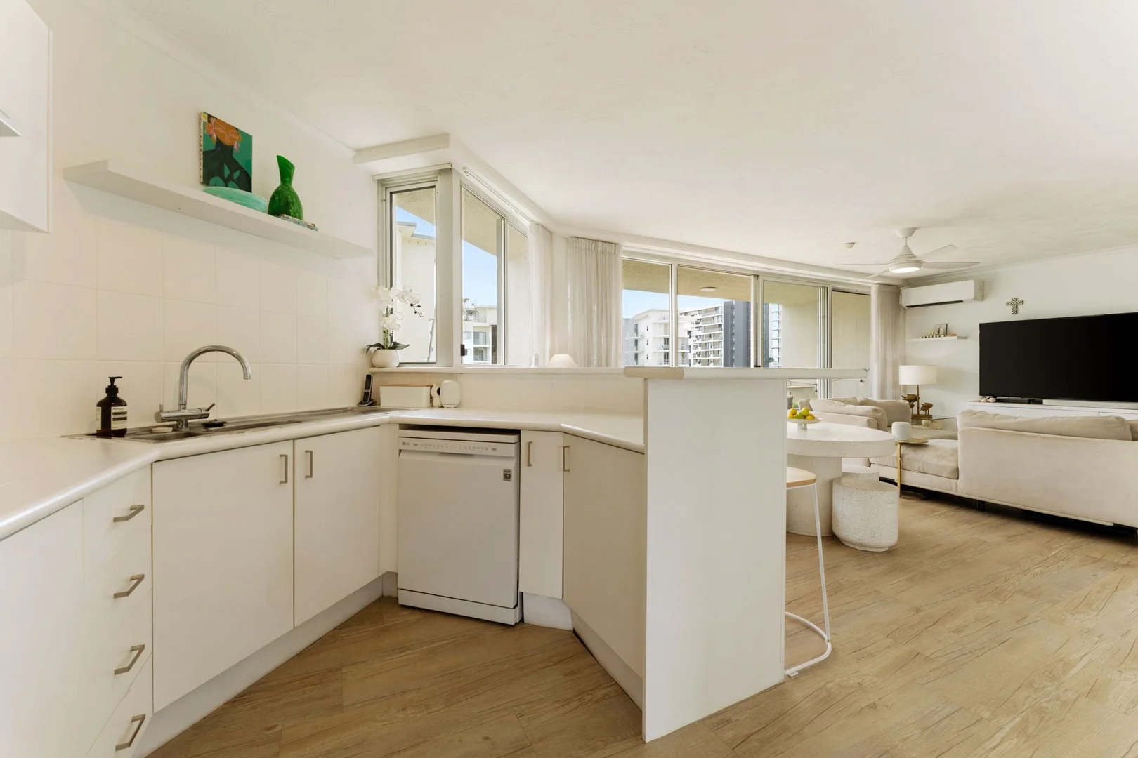 Additional image 13 of 701/255-261 Boundary Street, Rainbow Bay QLD 4225