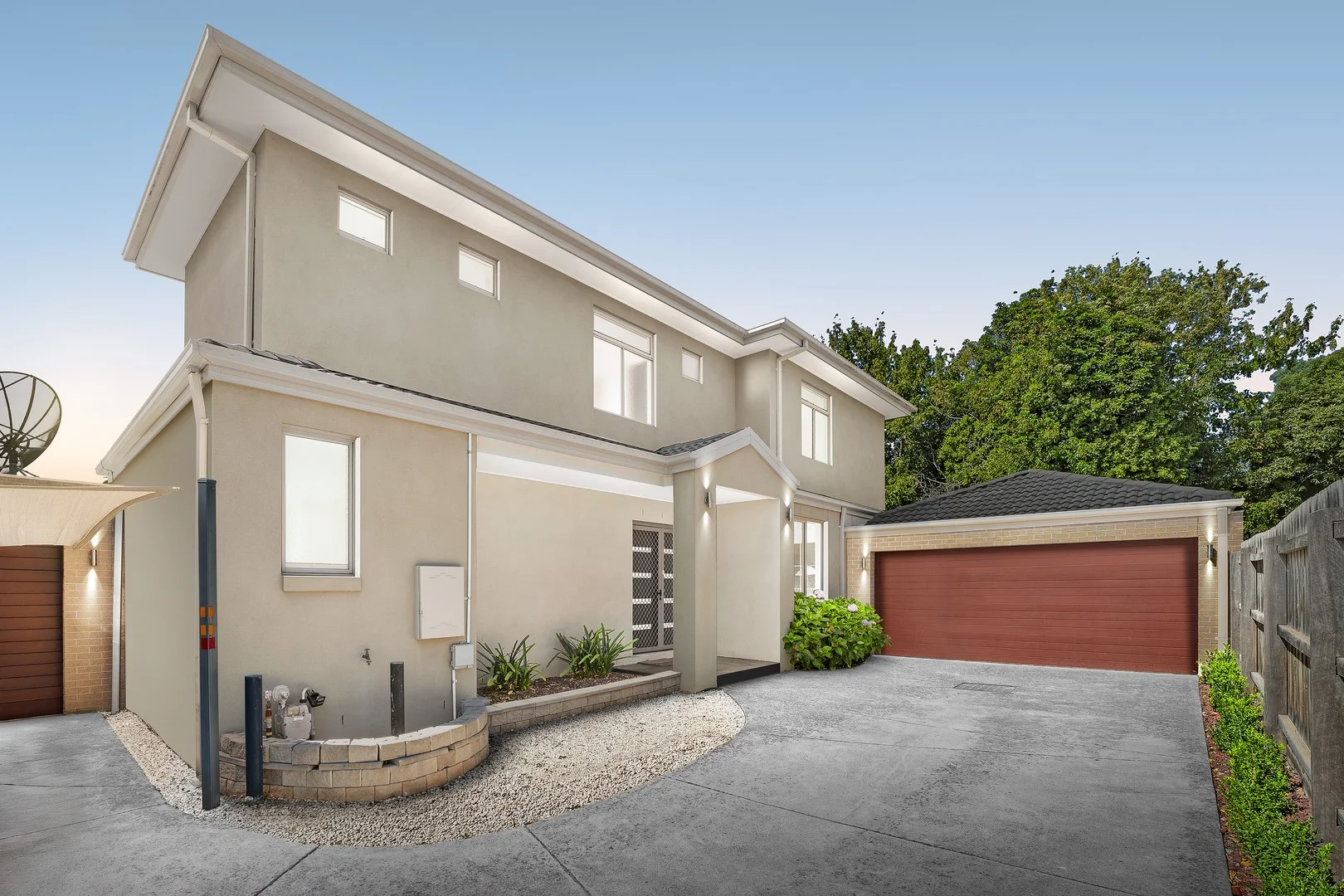 2/16 Kennaugh Street, Oakleigh East VIC 3166