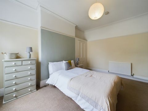 Hillside Avenue, Mutley, Plymouth PL4, Room to rent