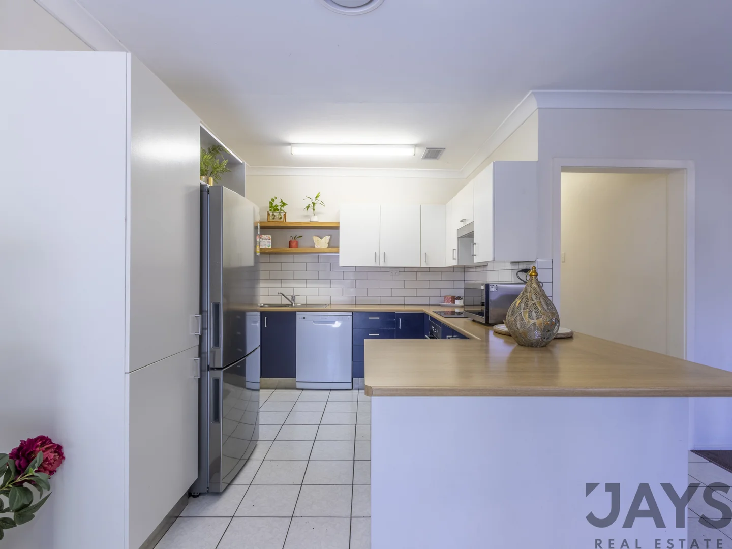 9 Beverly Lane, Mount Isa QLD 4825 photo 4
